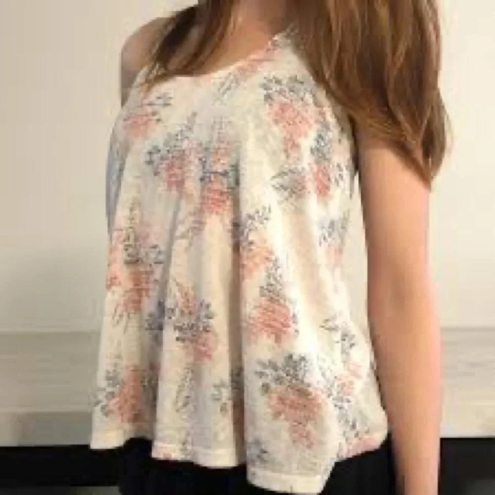 AEROPOSTALE‎ floral tank. Crochet/lace detail in back. - Picture 8 of 8